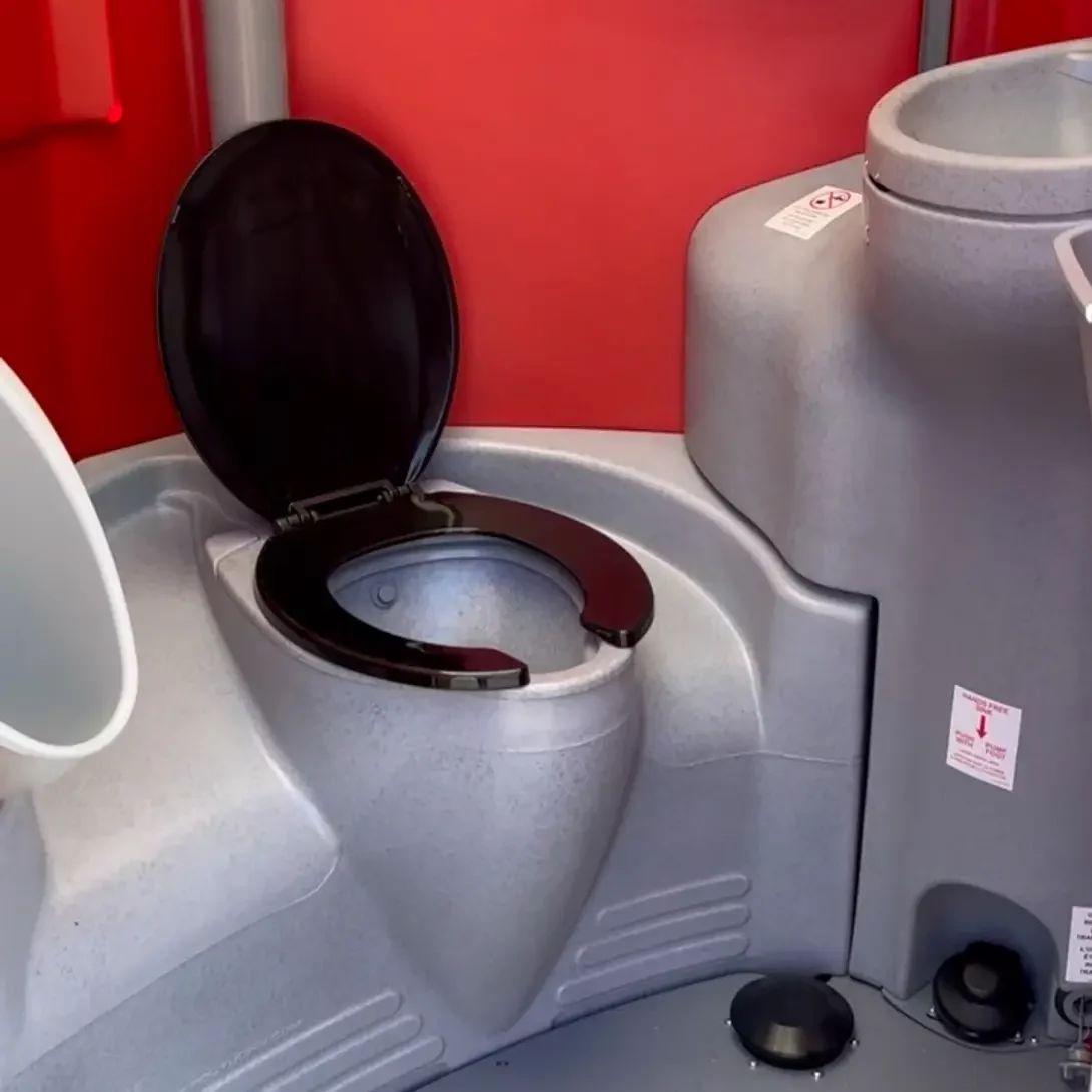 VIP portable toilet with sink - Image 2