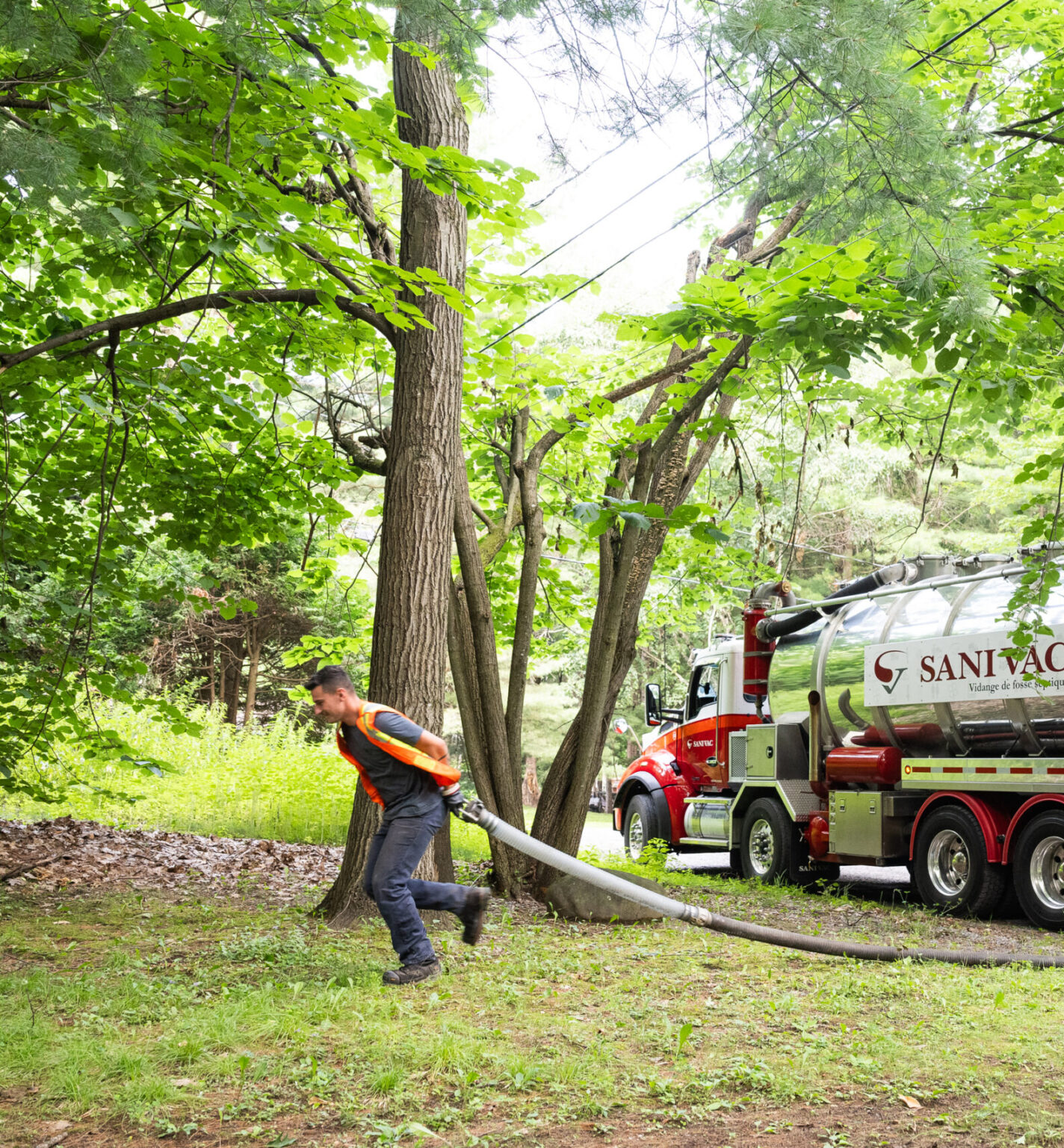 Vidange de fosses septiques - Pompage et nettoyage - Maison - Sanivac
