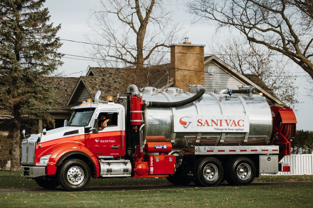 Vidange de fosses septiques - Pompage et nettoyage - Maison - Sanivac