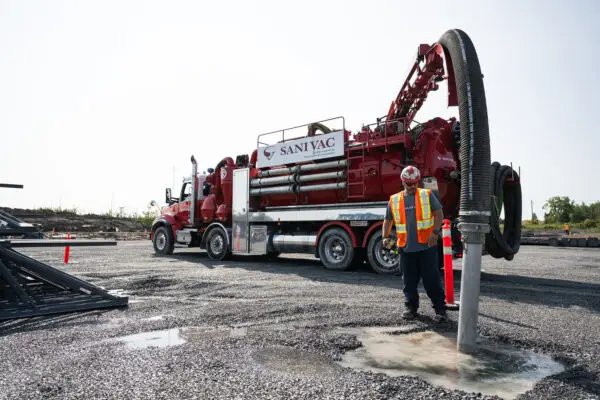 Hydro-excavation - Camion Hydrovac - Chantier et construction - Sanivac