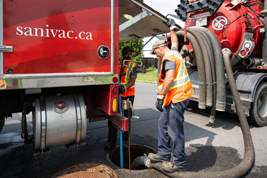 Nettoyage égout - puisard - Pompage et nettoyage - Sanivac