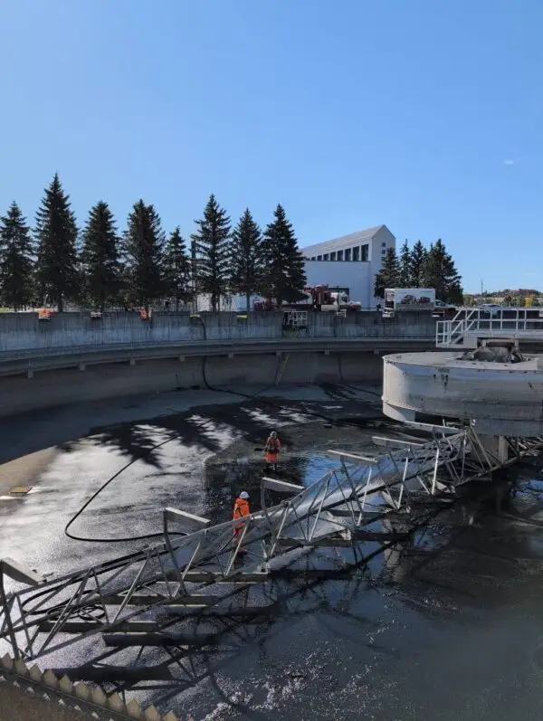 Pompage de bassin -pompage et nettoyage - Sanivac