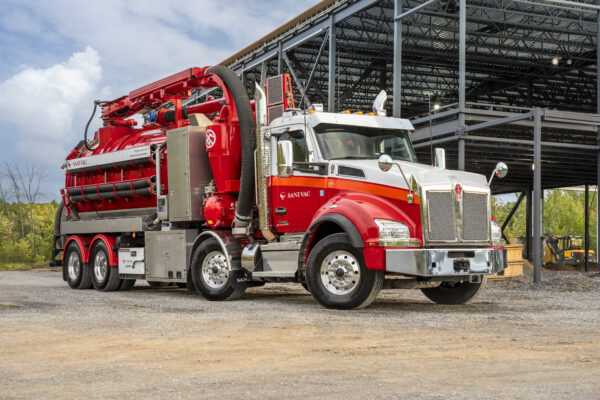 Hydro-excavation - Camion Hydrovac - Chantier et construction - Sanivac