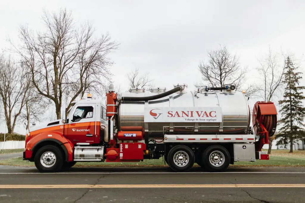 Vidange de fosses septiques - Pompage et nettoyage - Maison - Sanivac