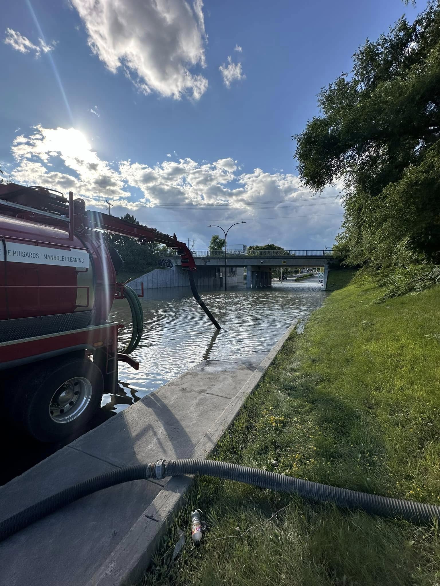 Pompage de matières liquides et semi-liquides - Sanivac