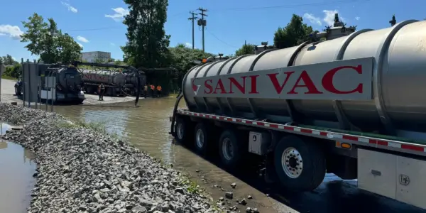 Pompage d'eau contaminé - Pompage liquide - Pompage et nettoyage - Sanivac