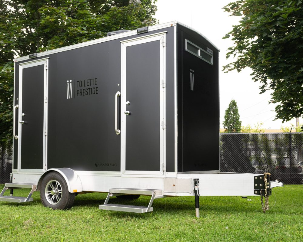 CORPORATIF : 25 Juillet 2023, NOTRE-DAME-DE-L’ÎLE-PERROT, Québec ; Groupe Sanivac – Installations Toilettes prestiges - Location de roulottes sanitaires